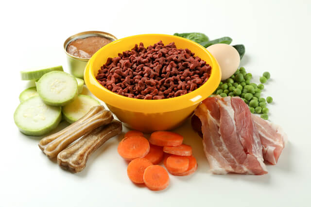 ドッグフードと食材