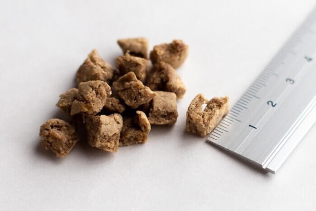 イー・ホースの粒のサイズ