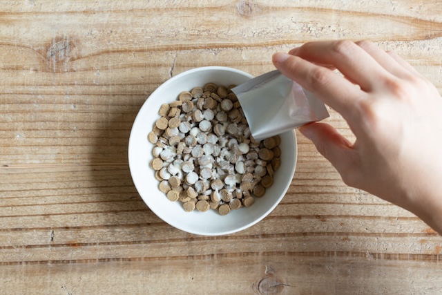 フードに振りかけられるこのこのふりかけ