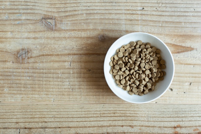 ボウルに入ったリブドッグ