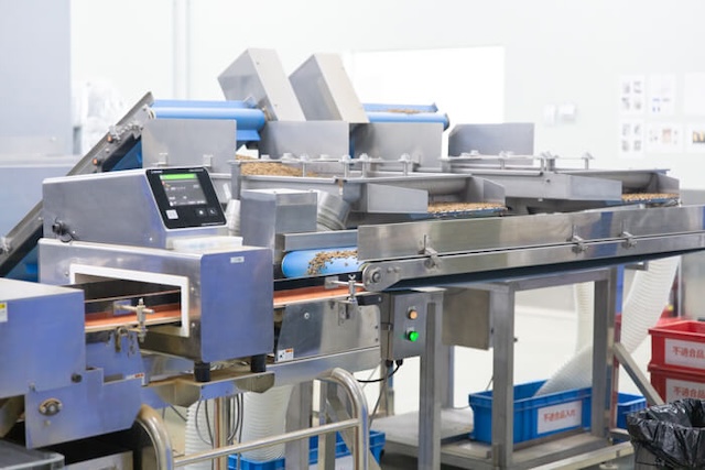 異物混入をチェックする金属探知機