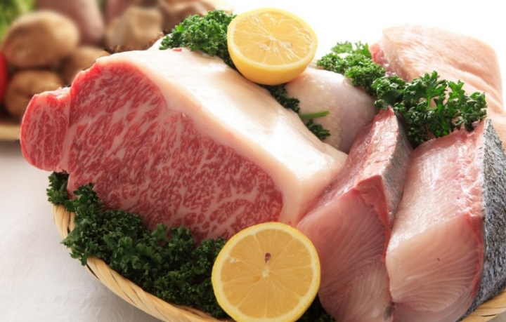 ナチュロル_牛・鶏・馬生肉と魚生肉